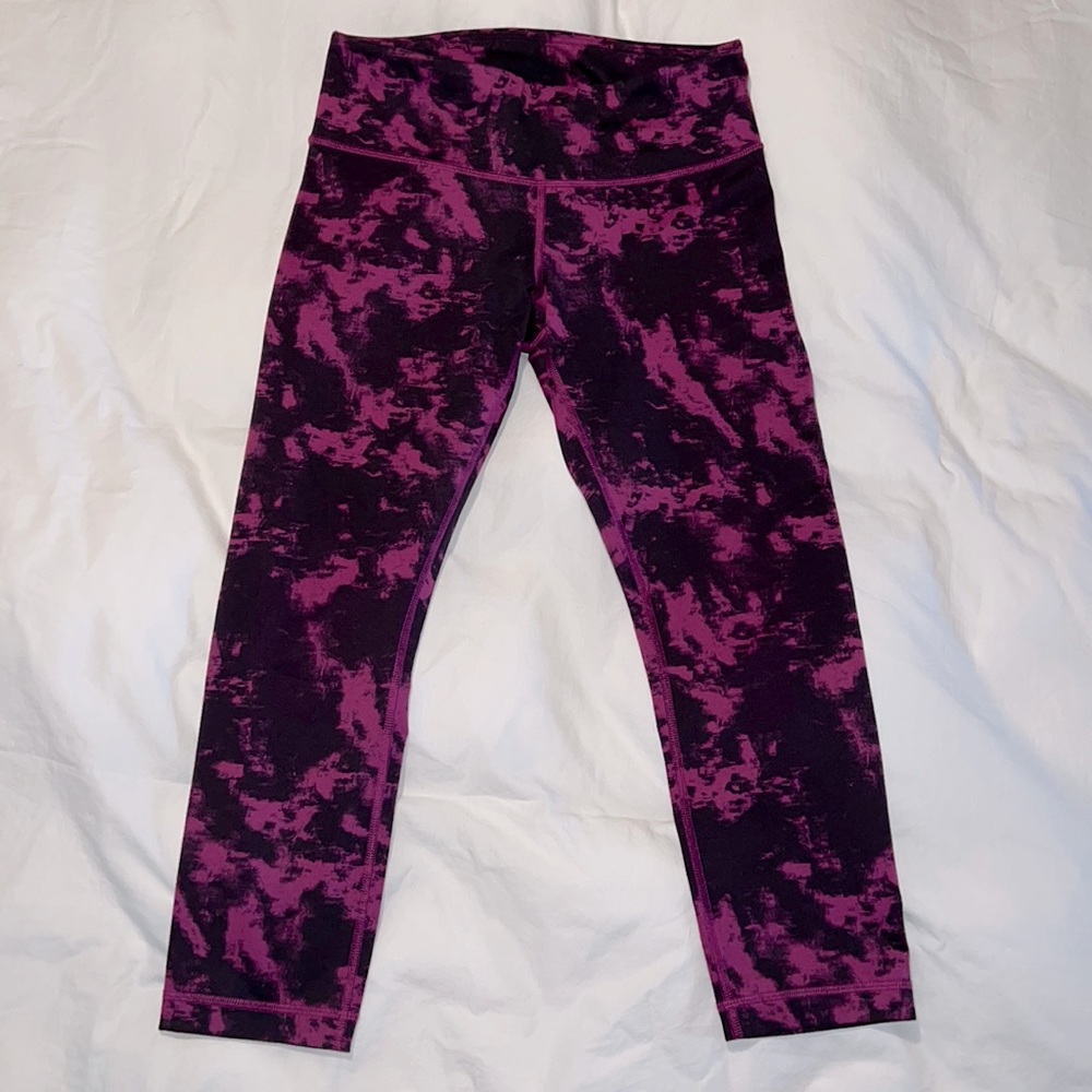 Lululemon Wonder Under Crop Bright Purple/Black TieDye Print 6